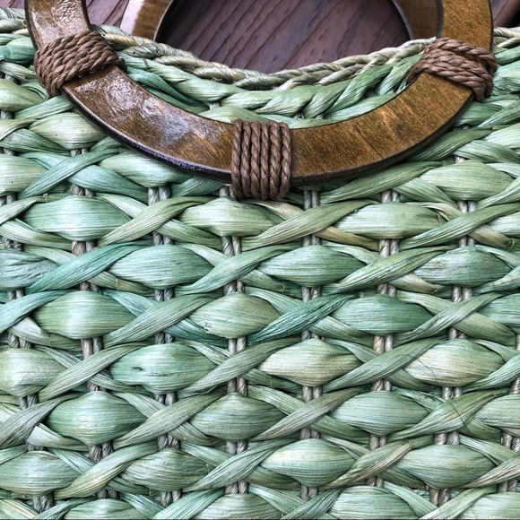 🌿 Woven Rafia Handbag with Circle Handles 🌿 - Picture 4 of 10